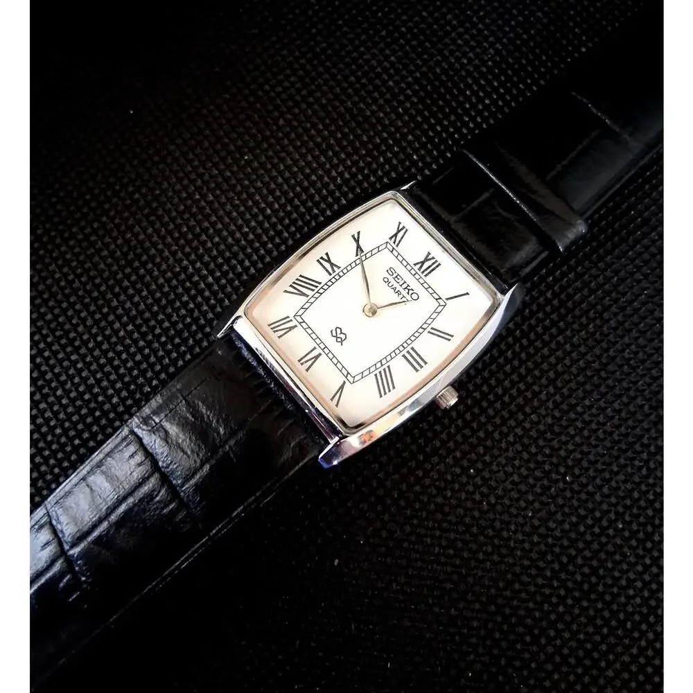 Men's‎ Vintage Seiko Barrel/Tonneau Leather Tank RARE